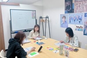 K Village大阪校のグループレッスンをする教室の様子を写した写真