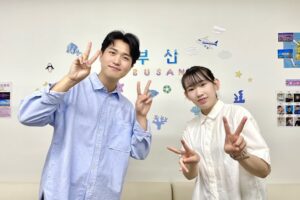 K Village新宿西口校の2名の講師を紹介する写真