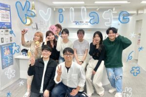 K Village横浜駅前校の講師集合写真