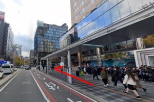 JR博多駅からKビレッジ博多駅前校に向かう道順を示す写真