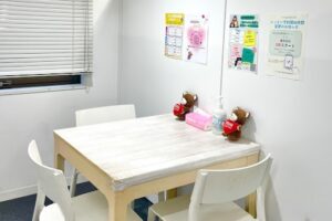 K Village新宿西口校のマンツーマンレッスンをする教室の様子を写した写真